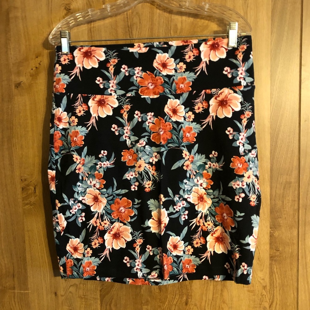 Mini pencil skirt